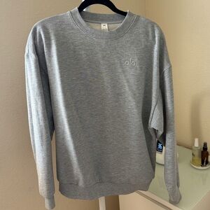 ALO Yoga Women's Accolade Crew Neck Pullover Athletic Heather Grey XS